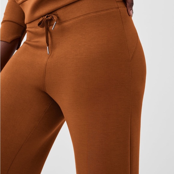 NWT SPANX AirEssentials Wide Leg Pants - Sz XS Tall (sold out online!) - Picture 5 of 8